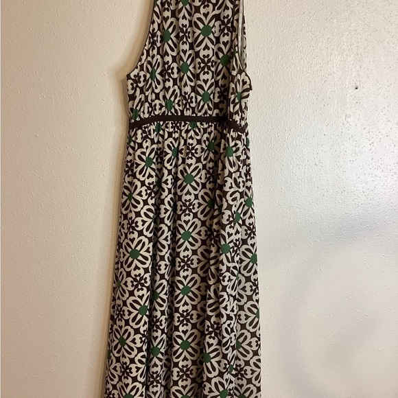 Max Studio Sleeveless flattering Med Dress - Picture 4 of 11